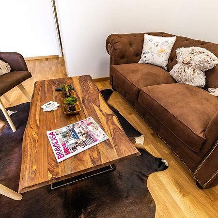 Apartmani Alexandar15 โนวีซาด ภายนอก รูปภาพ
