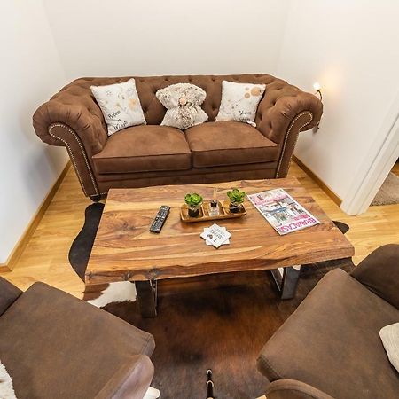 Apartmani Alexandar15 โนวีซาด ภายนอก รูปภาพ