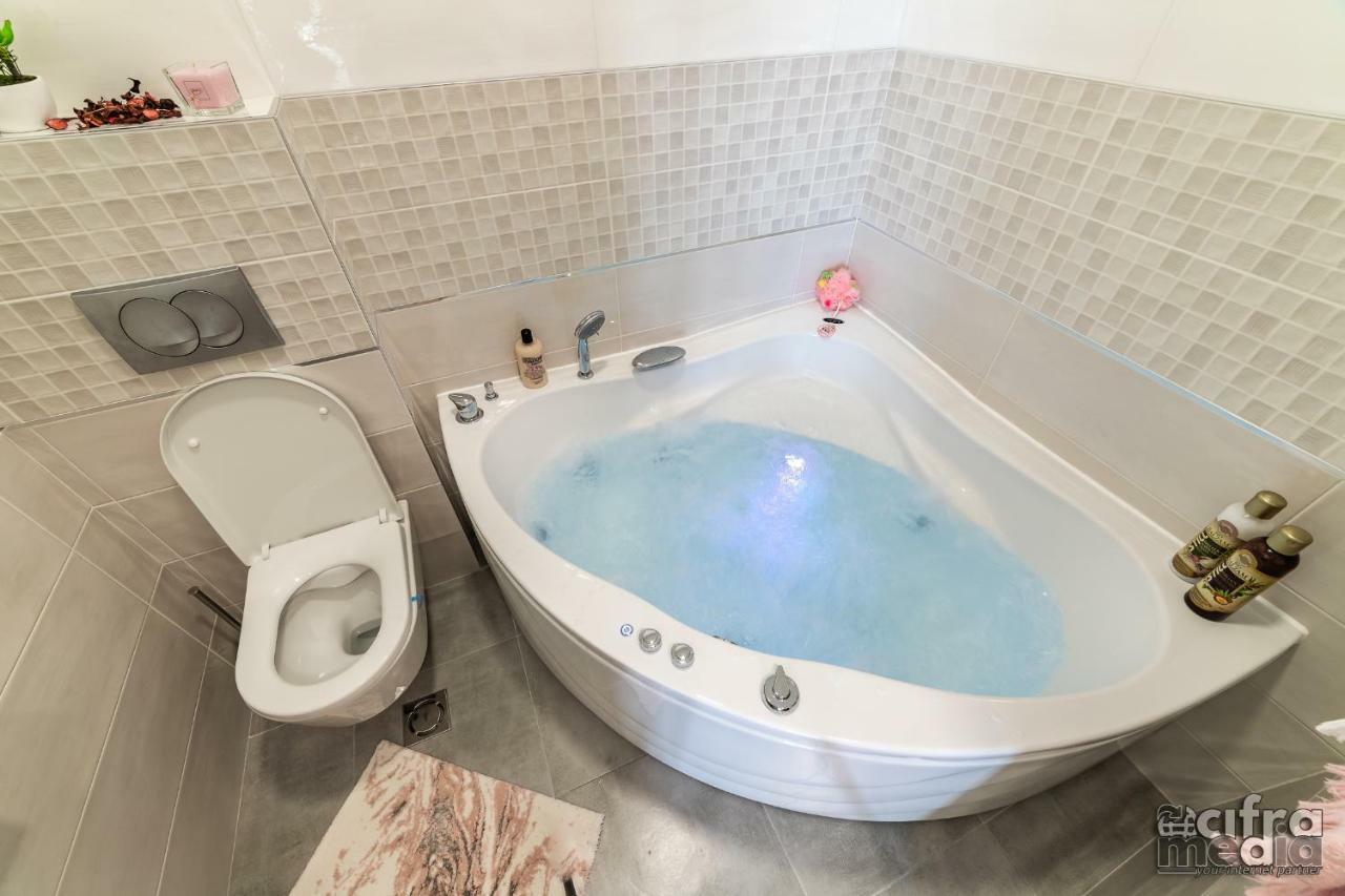 Apartmani Alexandar15 โนวีซาด ภายนอก รูปภาพ