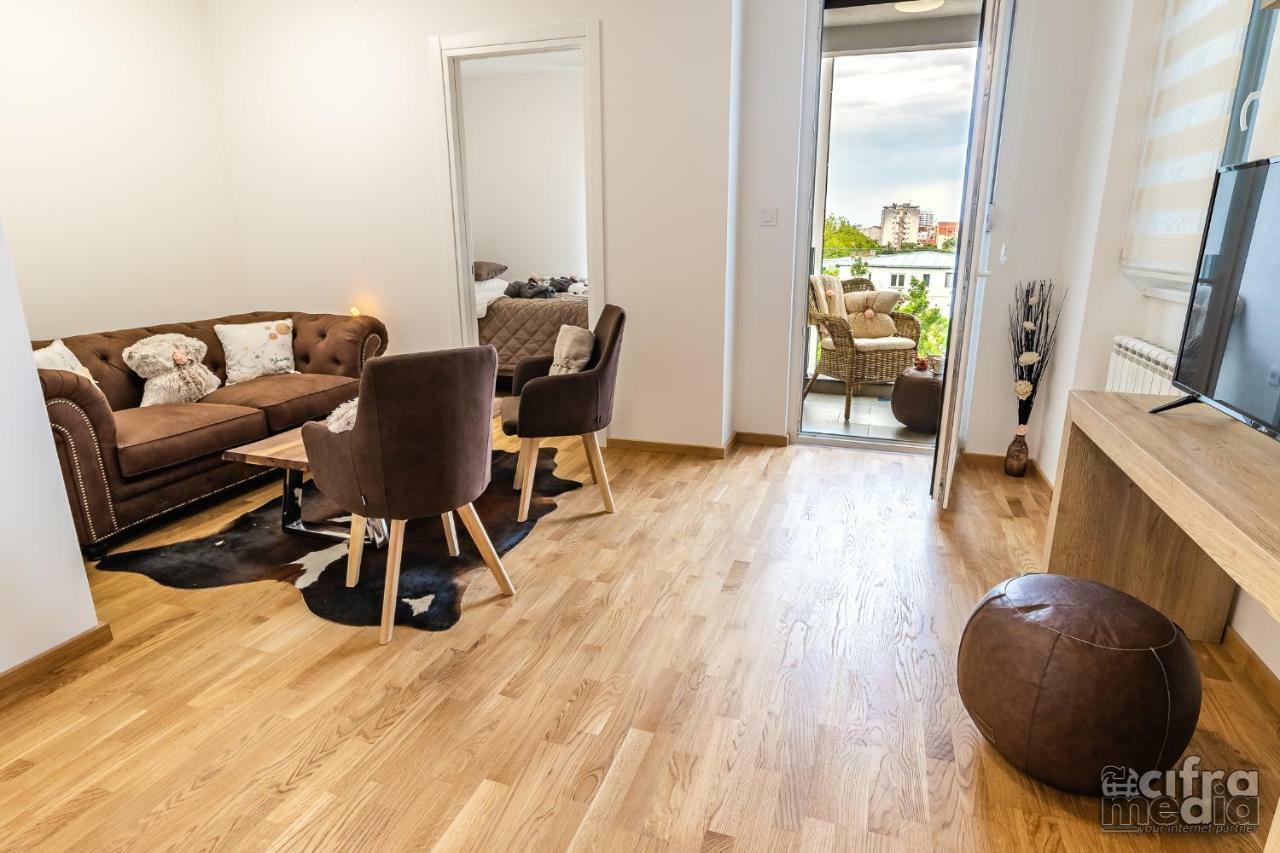 Apartmani Alexandar15 โนวีซาด ภายนอก รูปภาพ